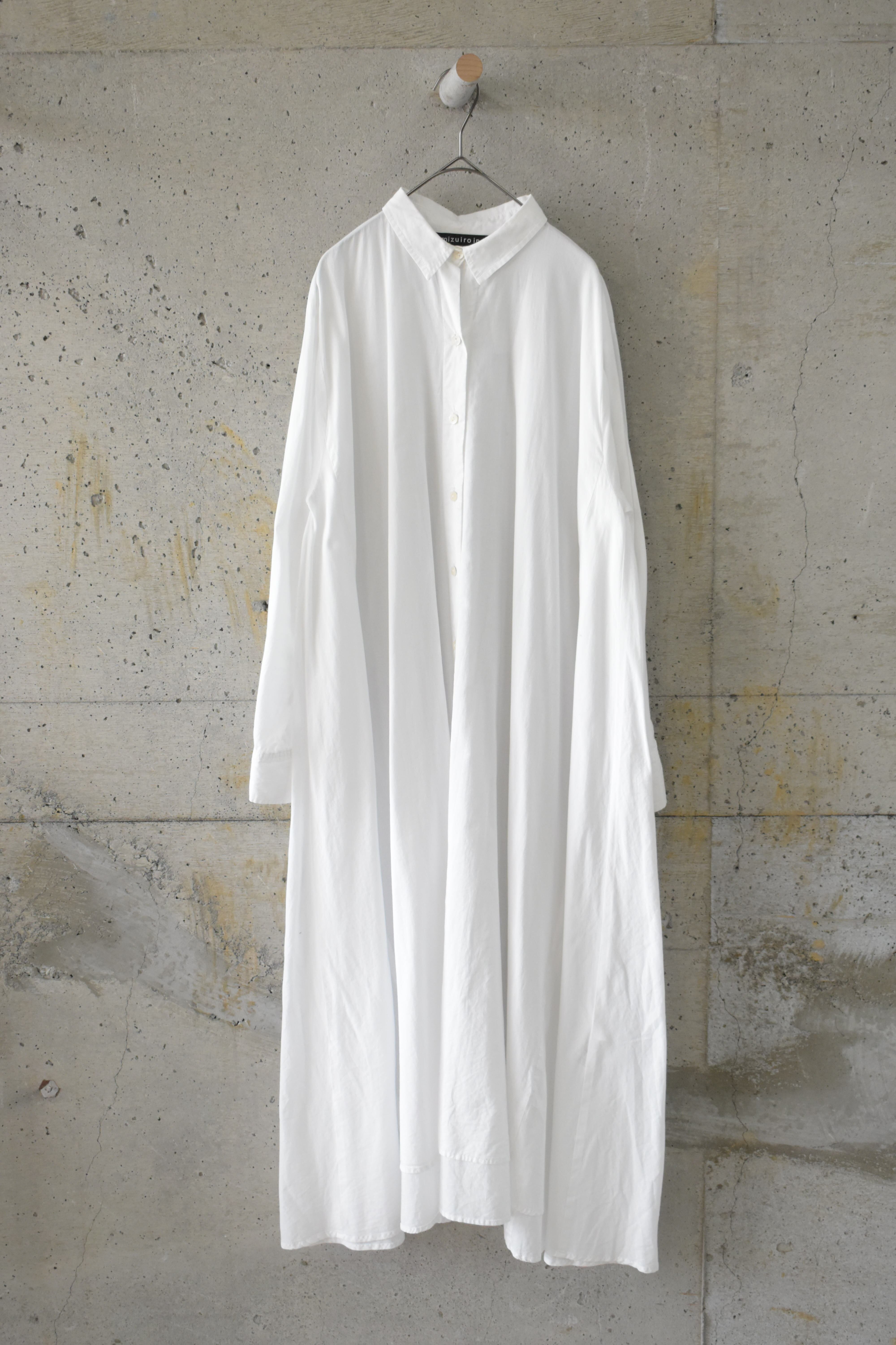 Voluminous shirt dress