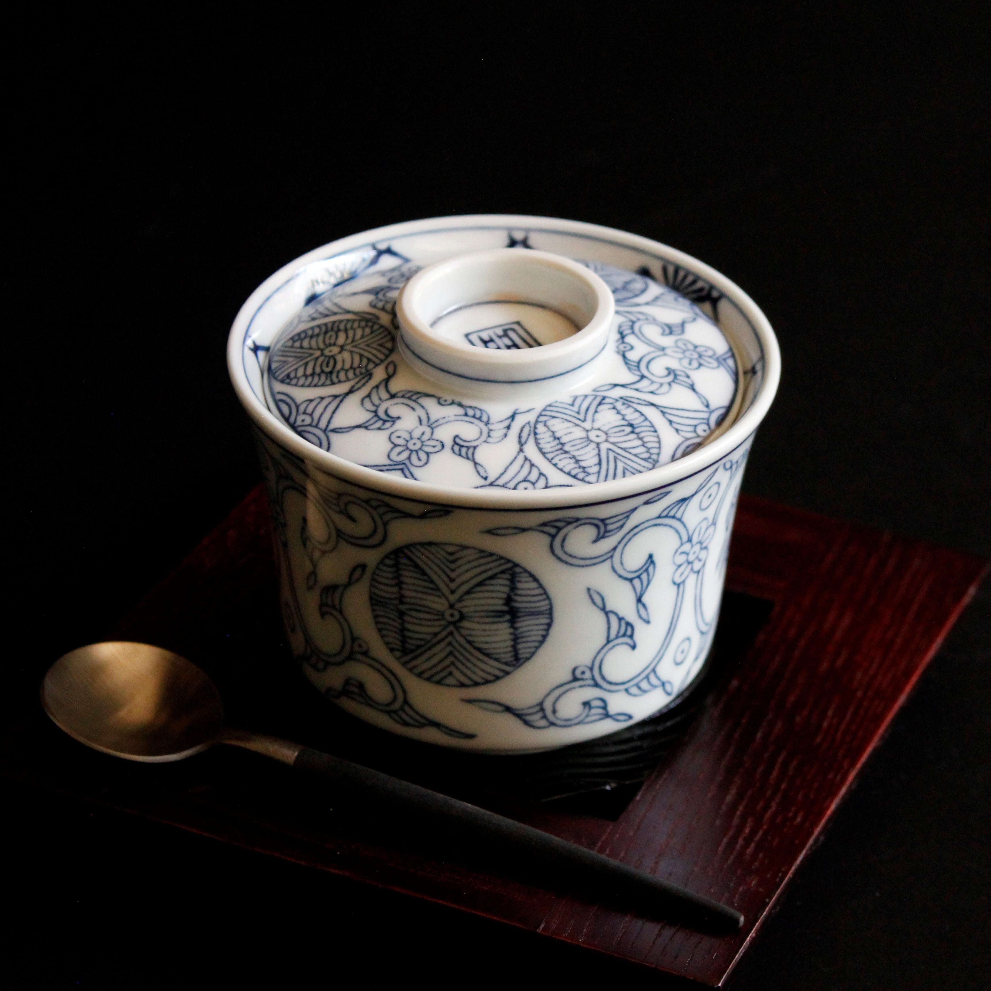 【新品未使用】其泉　器　蓋もの　ボンボニエール 新品未使用】其泉 器 蓋もの ボンボニエール 染錦青華緑彩）