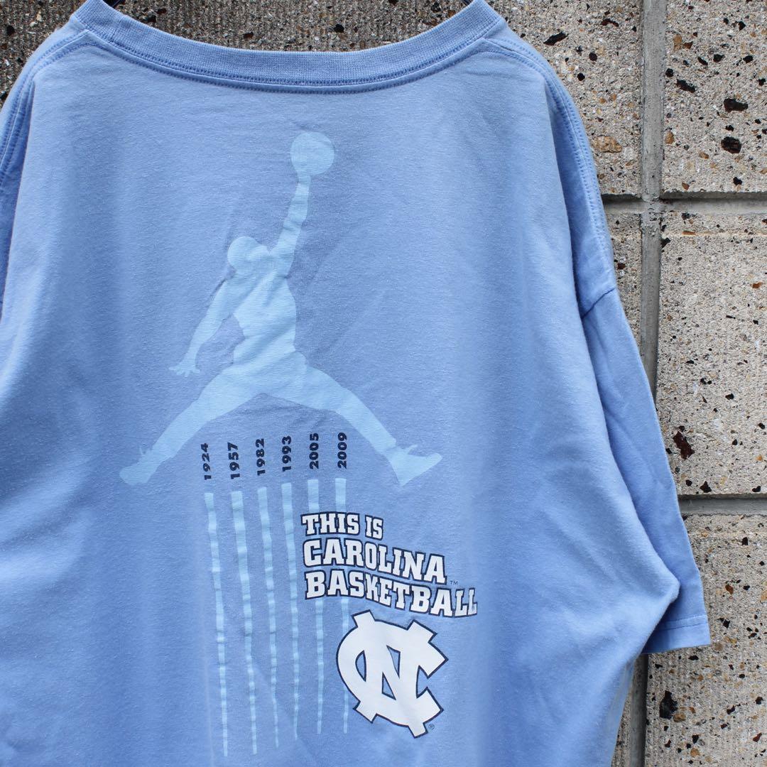 【XLサイズ】NIKE ノースカロライナ大学 バスケチーム ビッグロゴ 大きめ 古着 Tシャツ