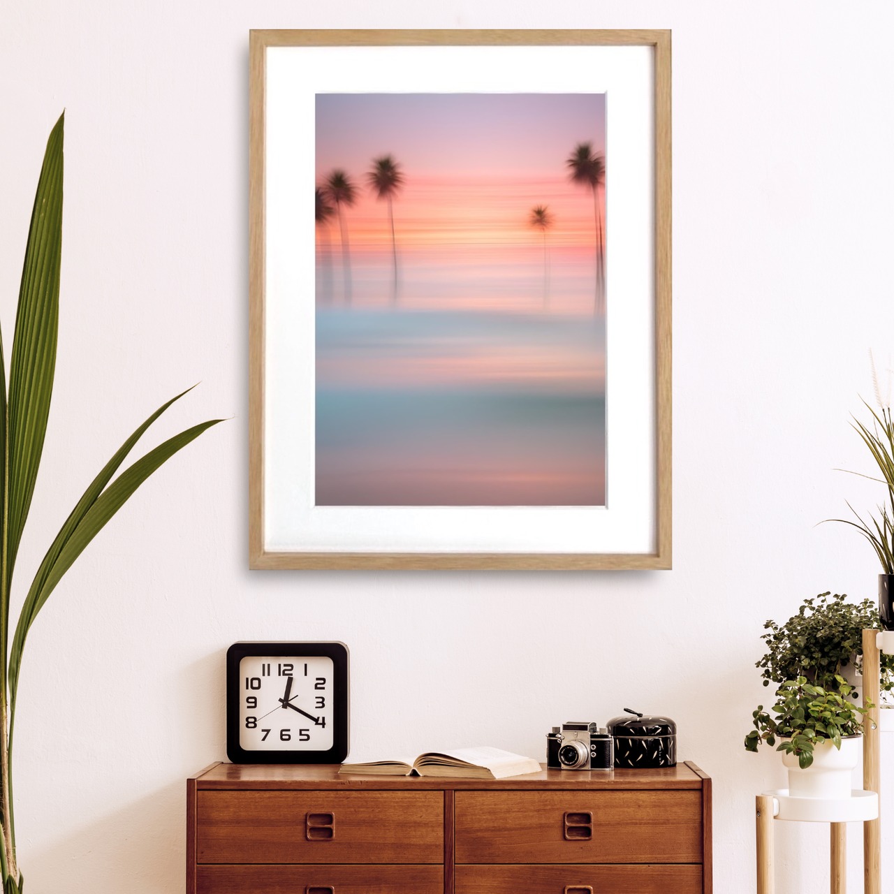 Ethereal Palm Sunset｜南国の夕暮れが誘う幻想的なアートポスター｜穏やかな光と静寂が調和するリゾートモダンインテリアA4ポスター