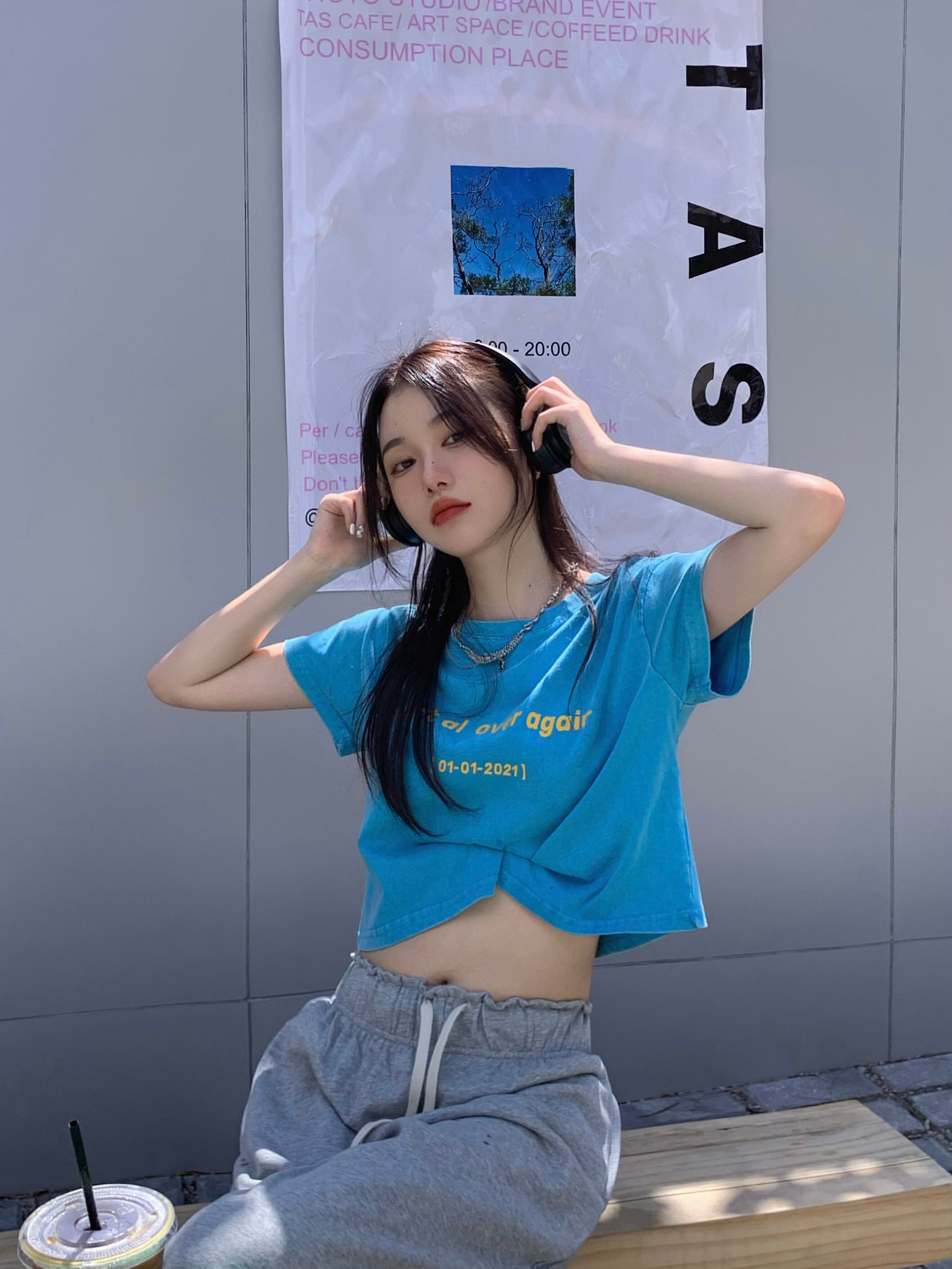 Tシャツ シャツ スタンダードショートルーズブルー薄手サマースタイル レトロ 夏物 ブラックストロベリース16511661885