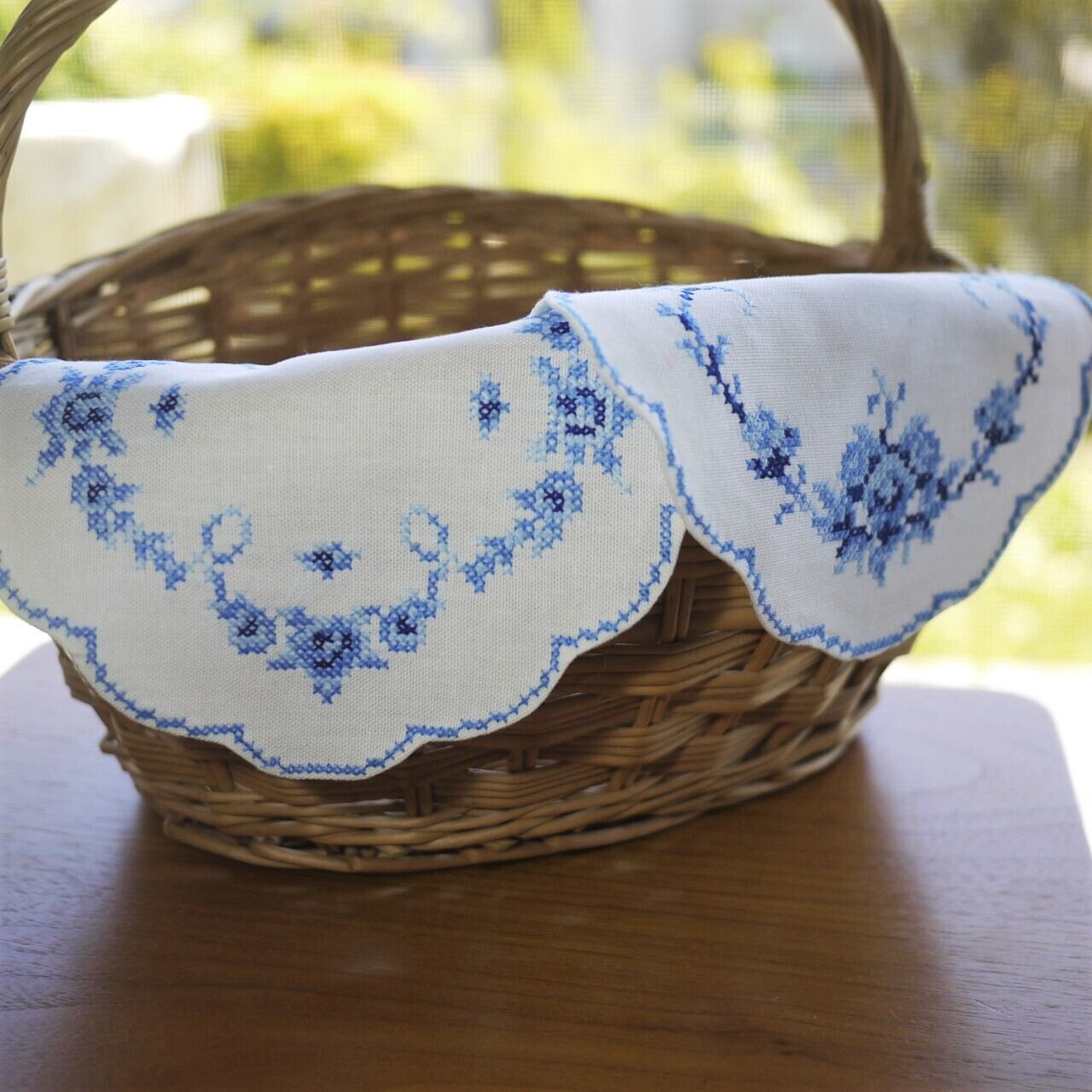 刺繍ドイリー 青のクロスステッチ2枚組