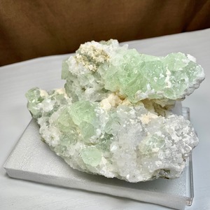 結晶が美しく癒される色合い☆フローライト原石クラスター