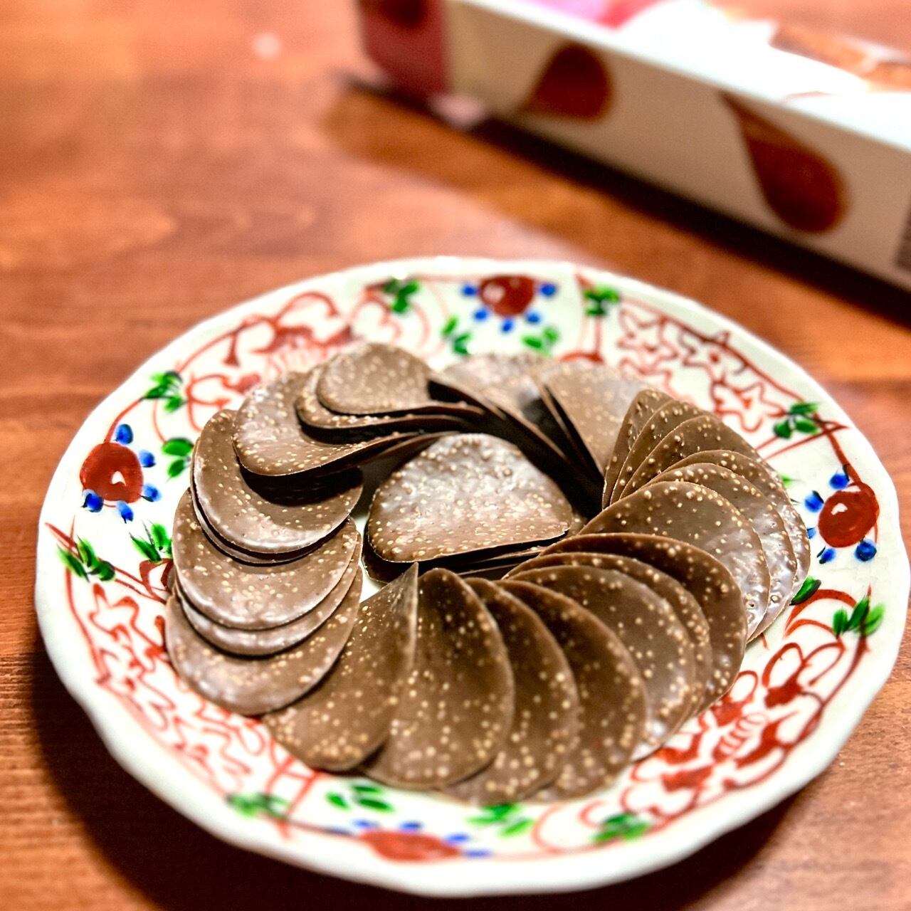 美濃焼 榛澤宏 色絵立花楕円小皿 志野赤絵二花六寸皿【榛澤