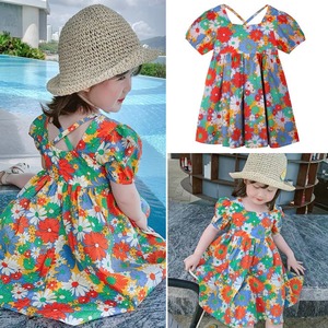 バッククロス花柄ワンピース