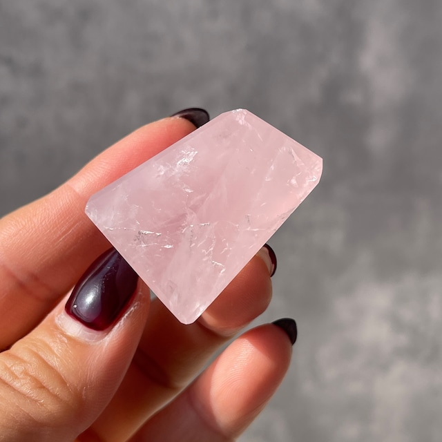 ブラジル・バイーア州産 ローズクォーツ ポリッシュ｜石目が美しい一点もの