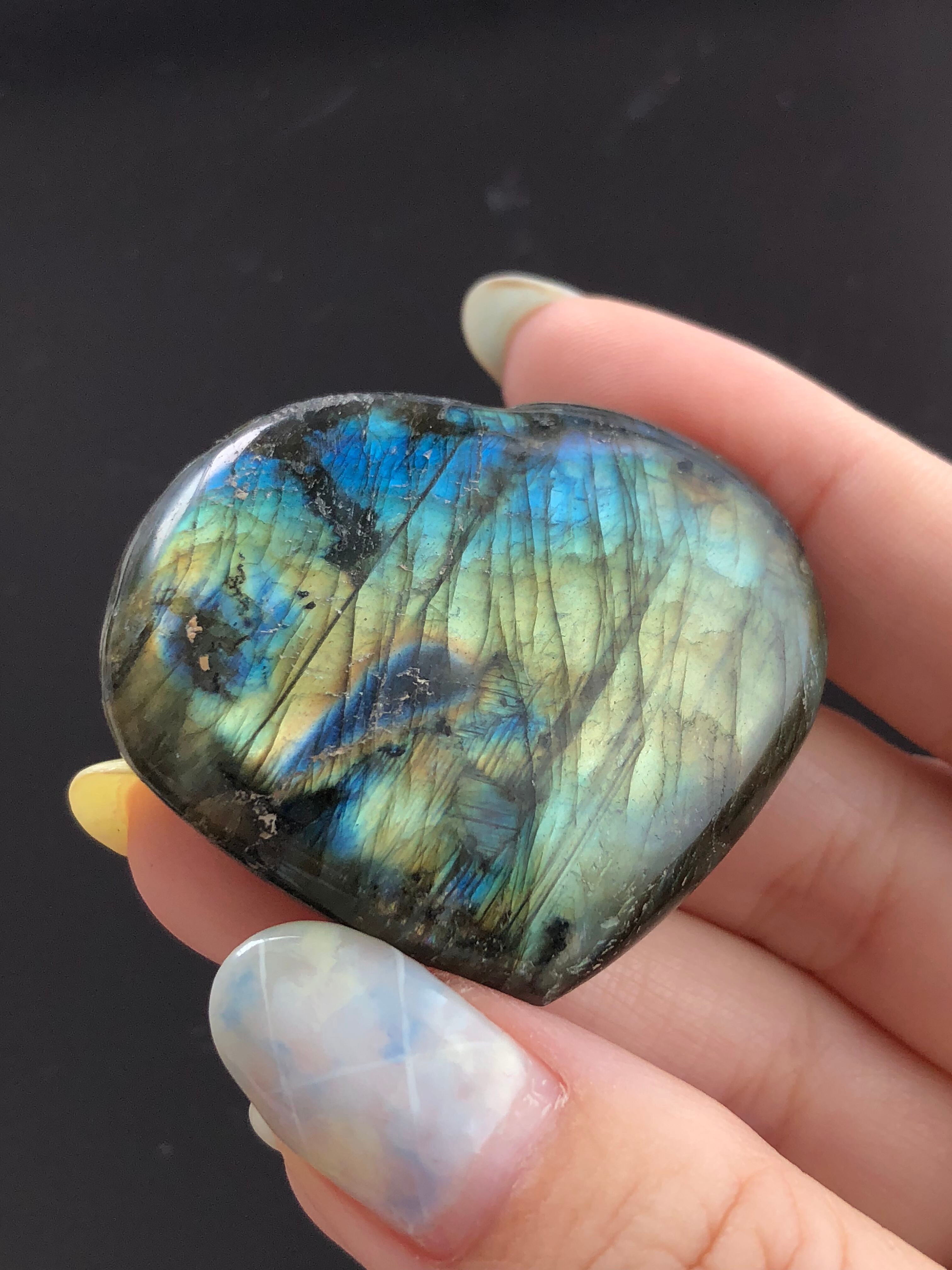 b、水晶のカットハートタンブル