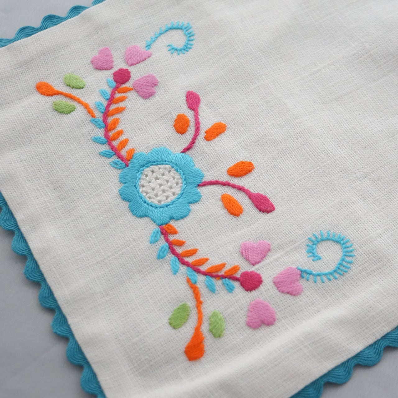 ポルトガル　伝統刺繍の巾着袋