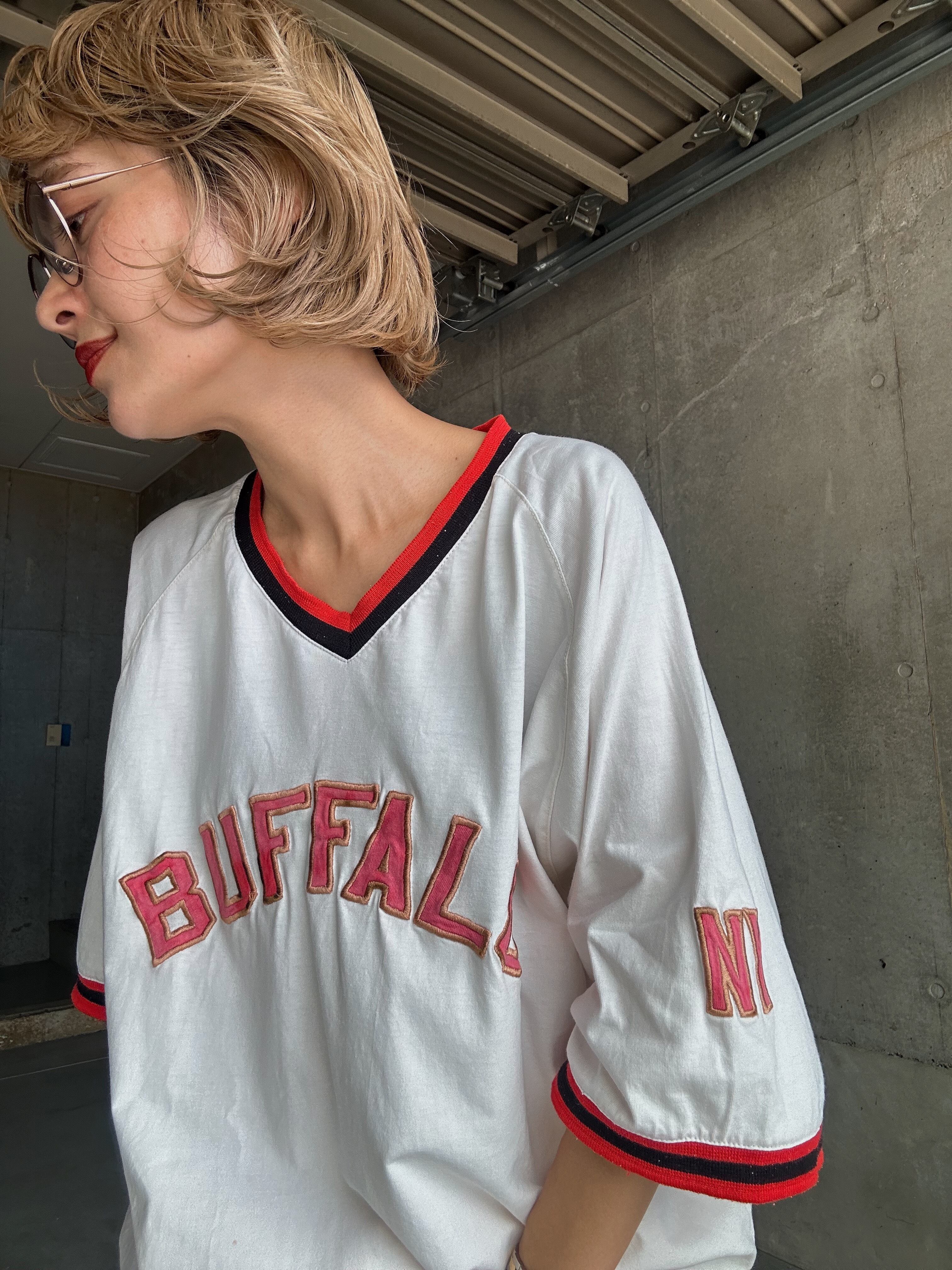 (CS2078)90‘s “BUFFALO” trim v neck T-shirt
