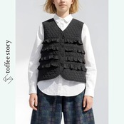 内側に絵本世界が咲くアート系ブラックベスト 《i0820》