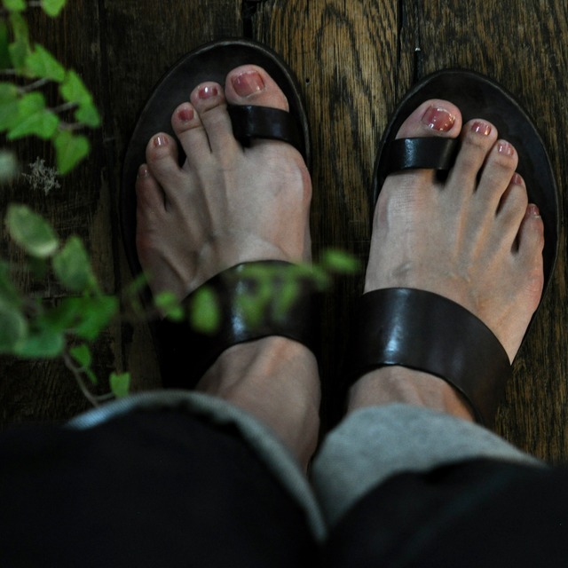 BRADOR Ladies Leather Sandal (dark blown flat) / Italy