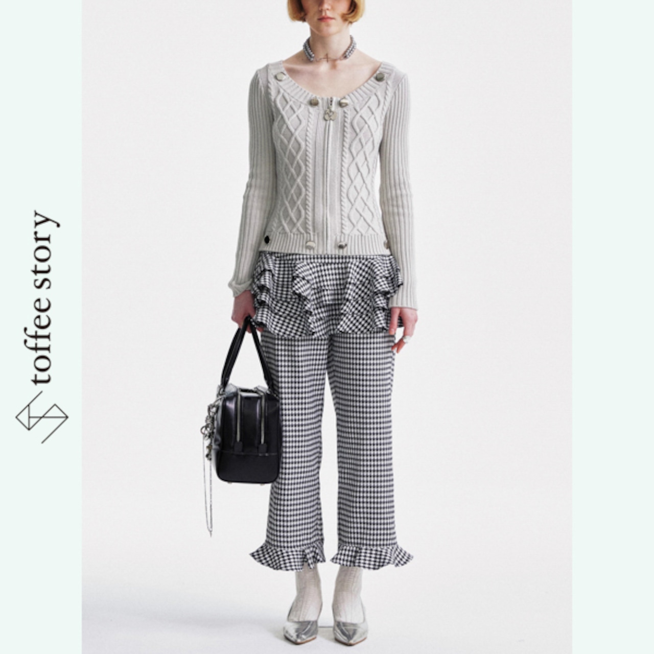 メタルボタングルーヴィーニットカーディガン《B0022》