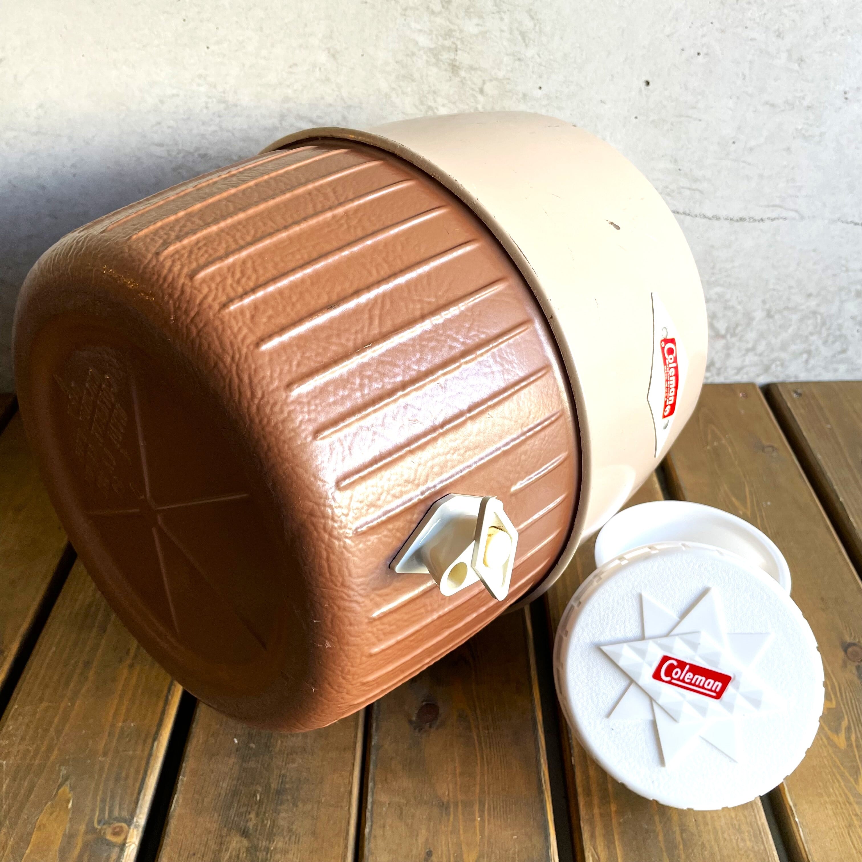 コールマン ウォータージャグ ダイヤモンドロゴ 2ガロン バターナッツ