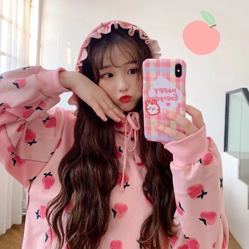 いちごパターンのフリルパーカー | イチゴノクニ