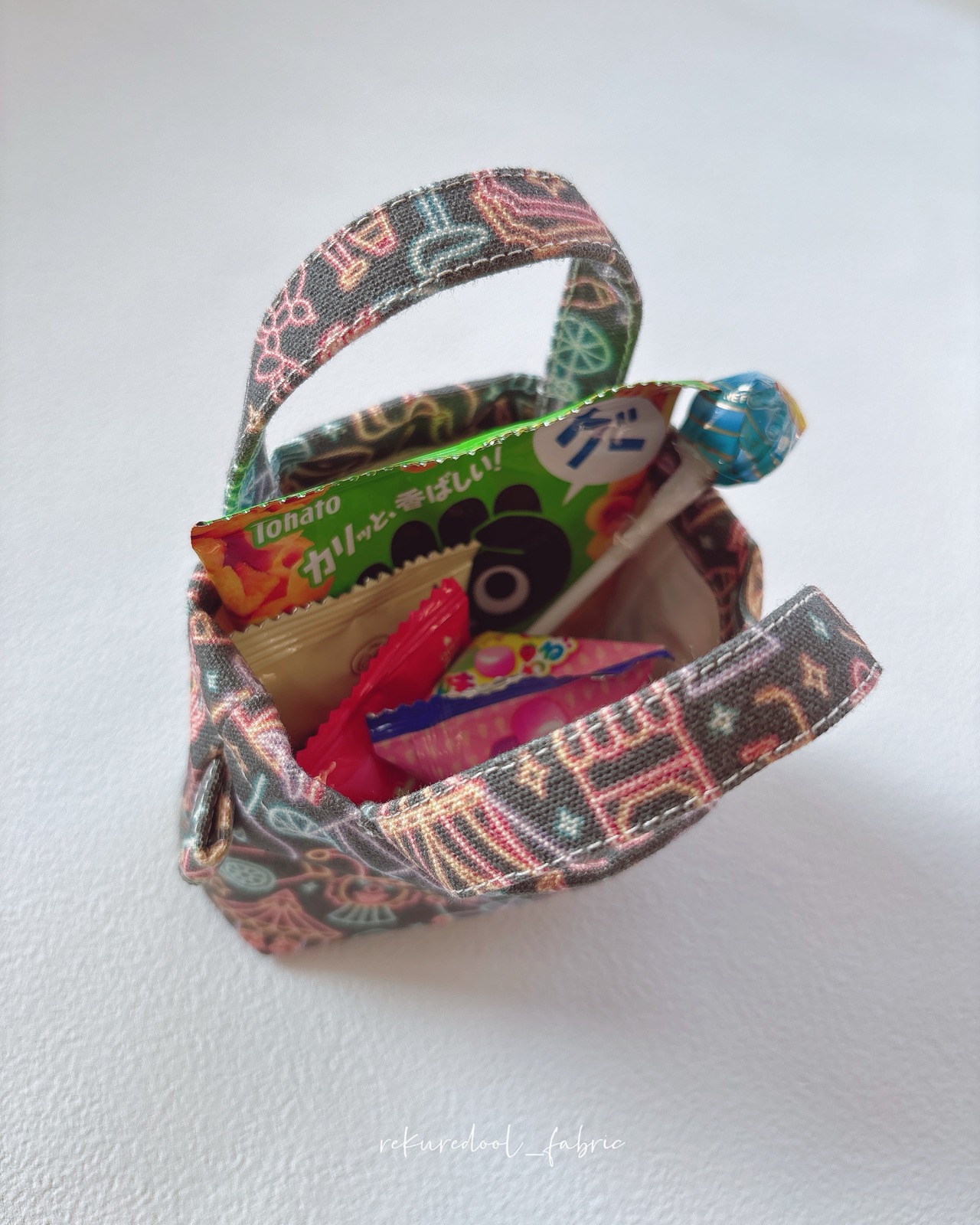 TB758◆80cm◆M◆倉敷帆布生地◆10号◆マレファブ◆ネオン柄◆製作事例あり