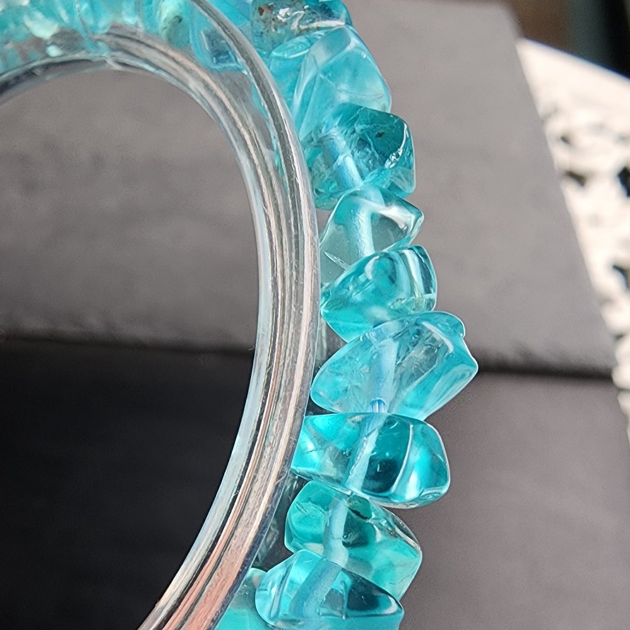 高品質 ネオンブルーアパタイト 193ct 宝石原石 アパタイト 天然石 鑑賞石 高品質 ネオンブルーアパタイト 193ct 宝石原石 アパタイト