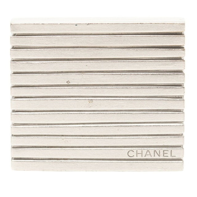シャネル ロゴ ブローチ シルバー メタル レディース CHANEL 【中古】