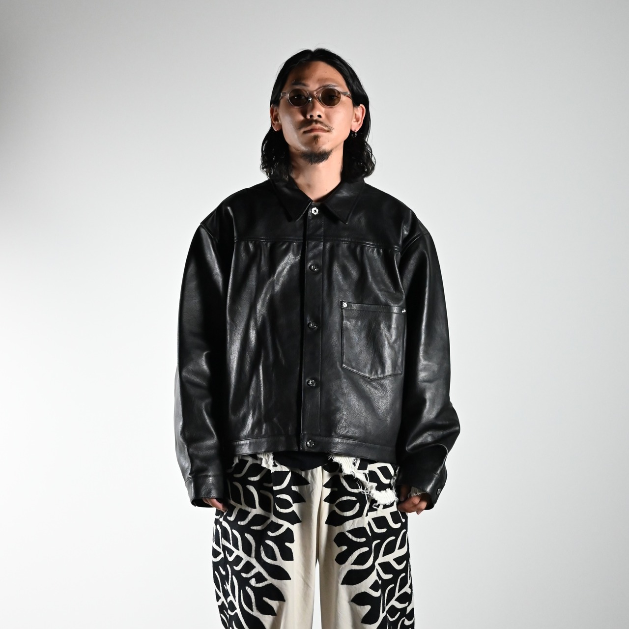 CCUの新作「TRUCKER JACKET」コーディネート