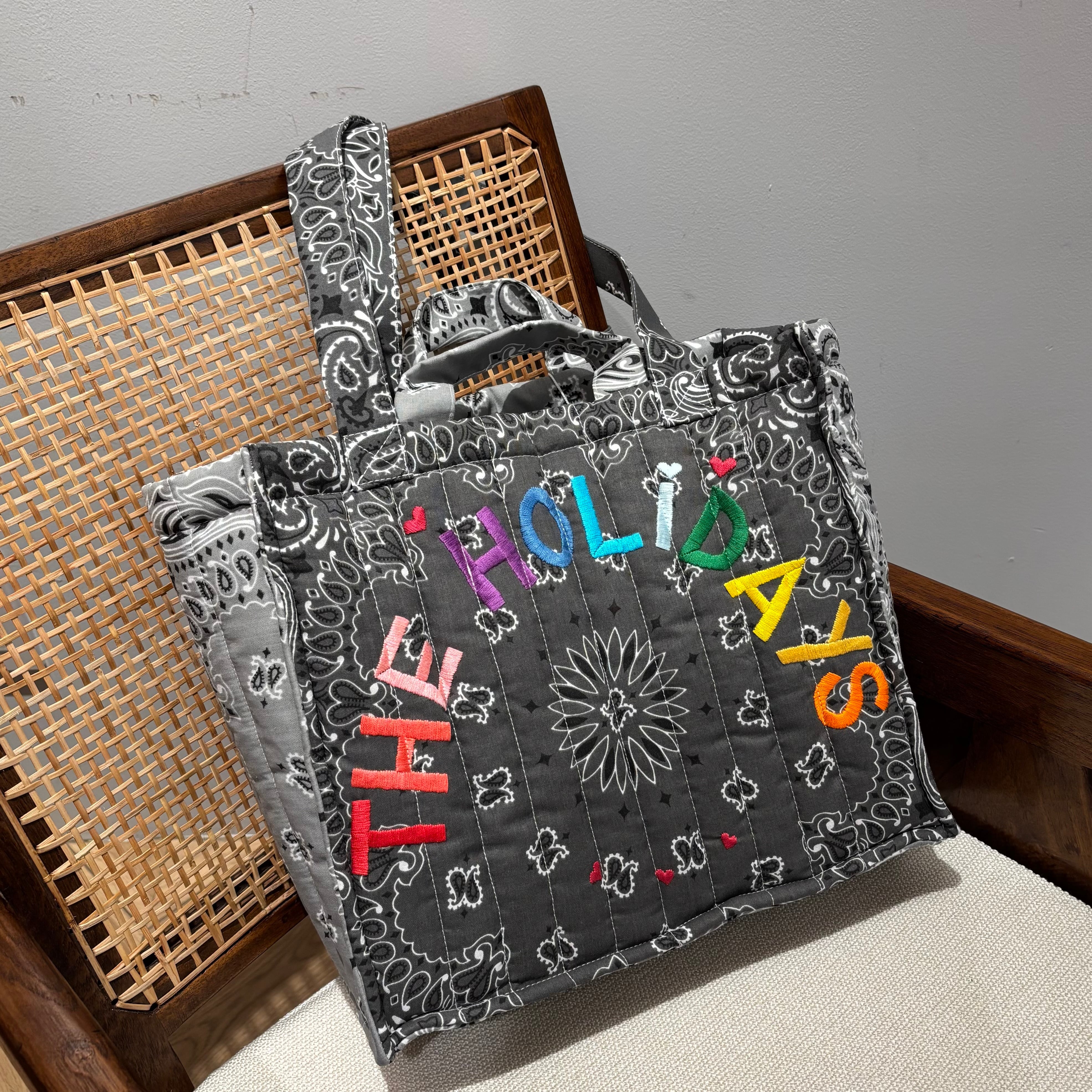 CALL IT BY YOUR NAME Quilted Medium Cabas Tote THE HOLIDAYS Dark Grey/Pale Grey
