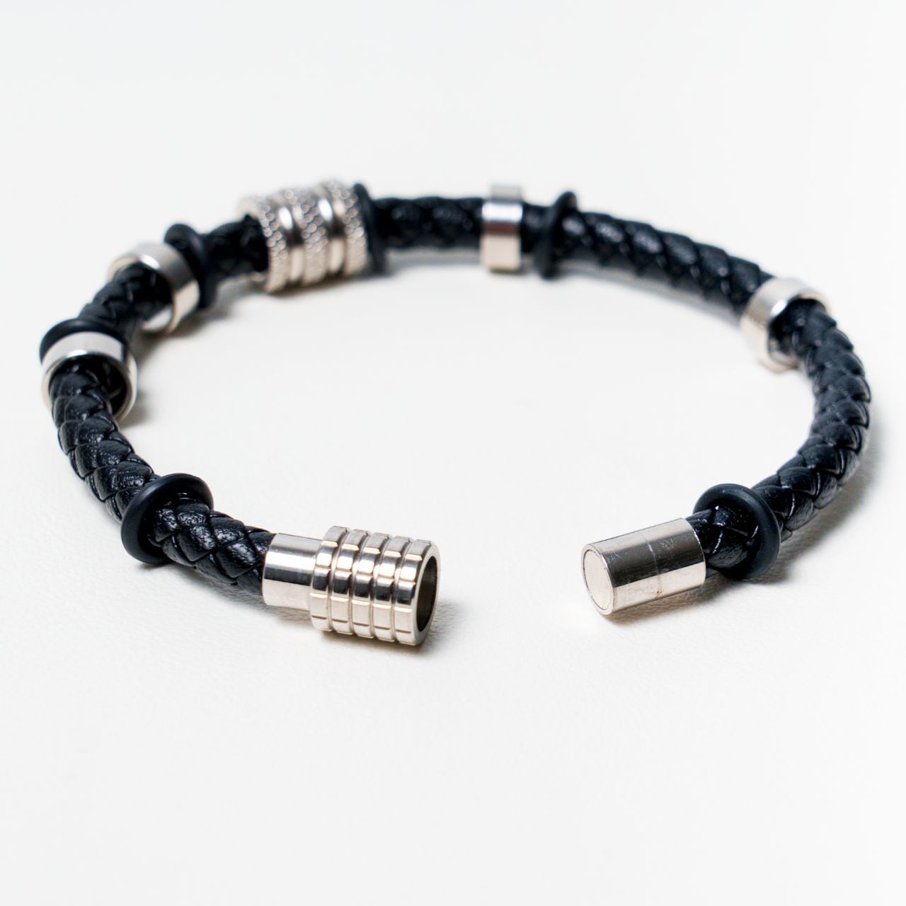 黒革ブレスレット×シルバーチャーム | 株式会社SAMURAI PEARL