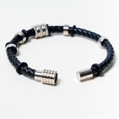 [BRISTOL] メタルチャーム ブラックレザーブレスレット 　