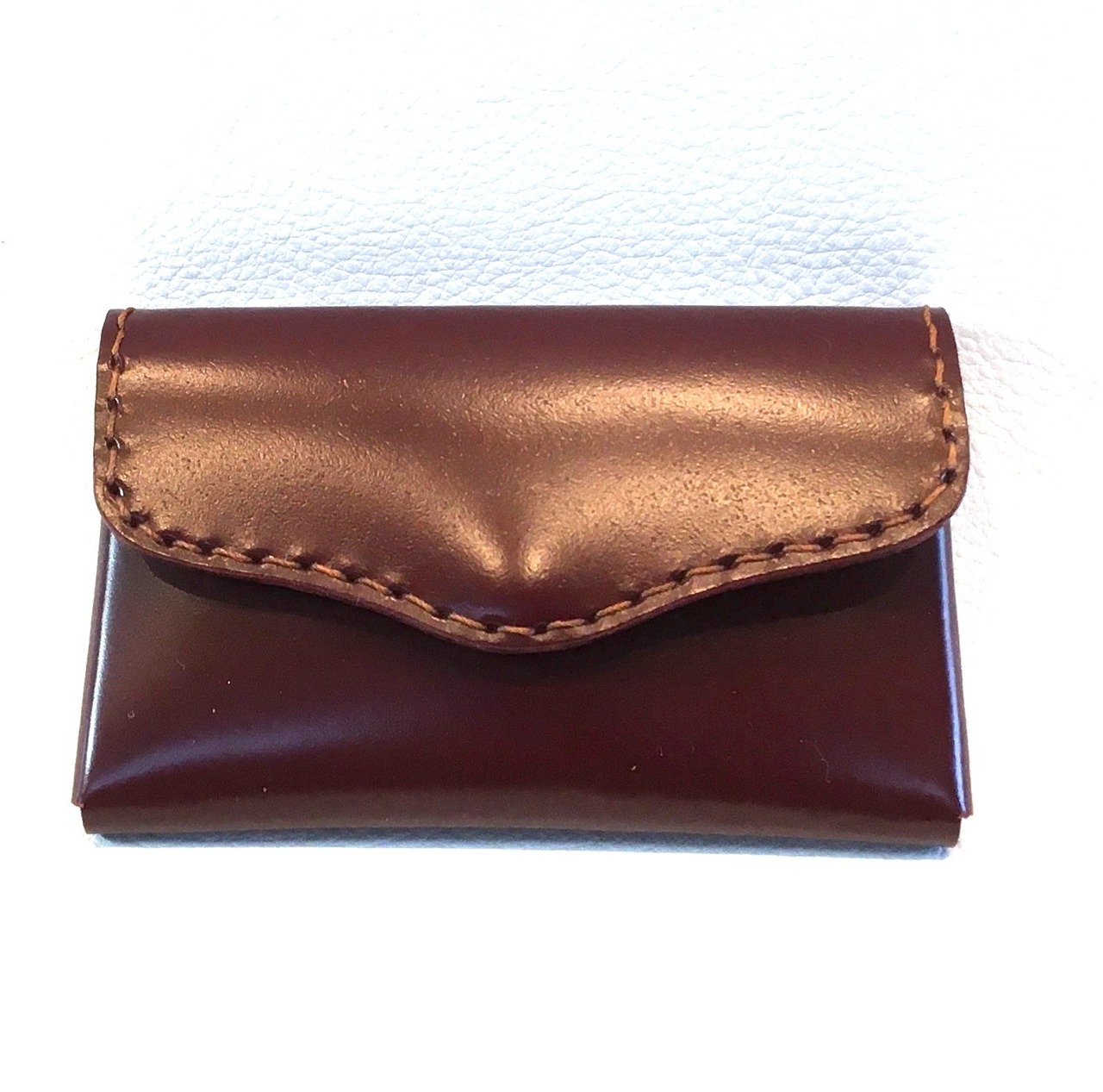 コードバン名刺入れ（バーガンディ・レッド／茶糸）gc019 | wizardleather
