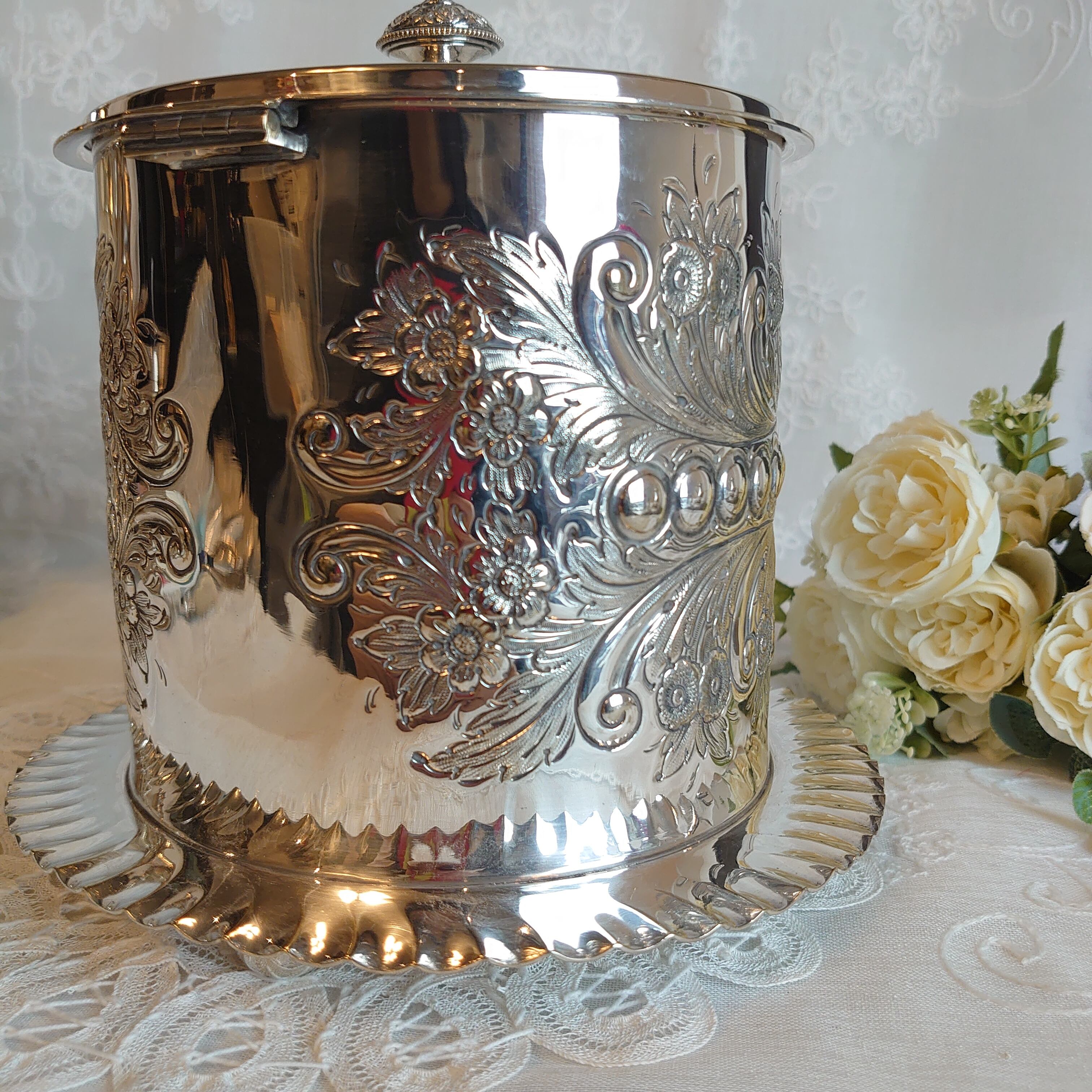 ビスケットボックス イギリス アンティーク シルバープレート製