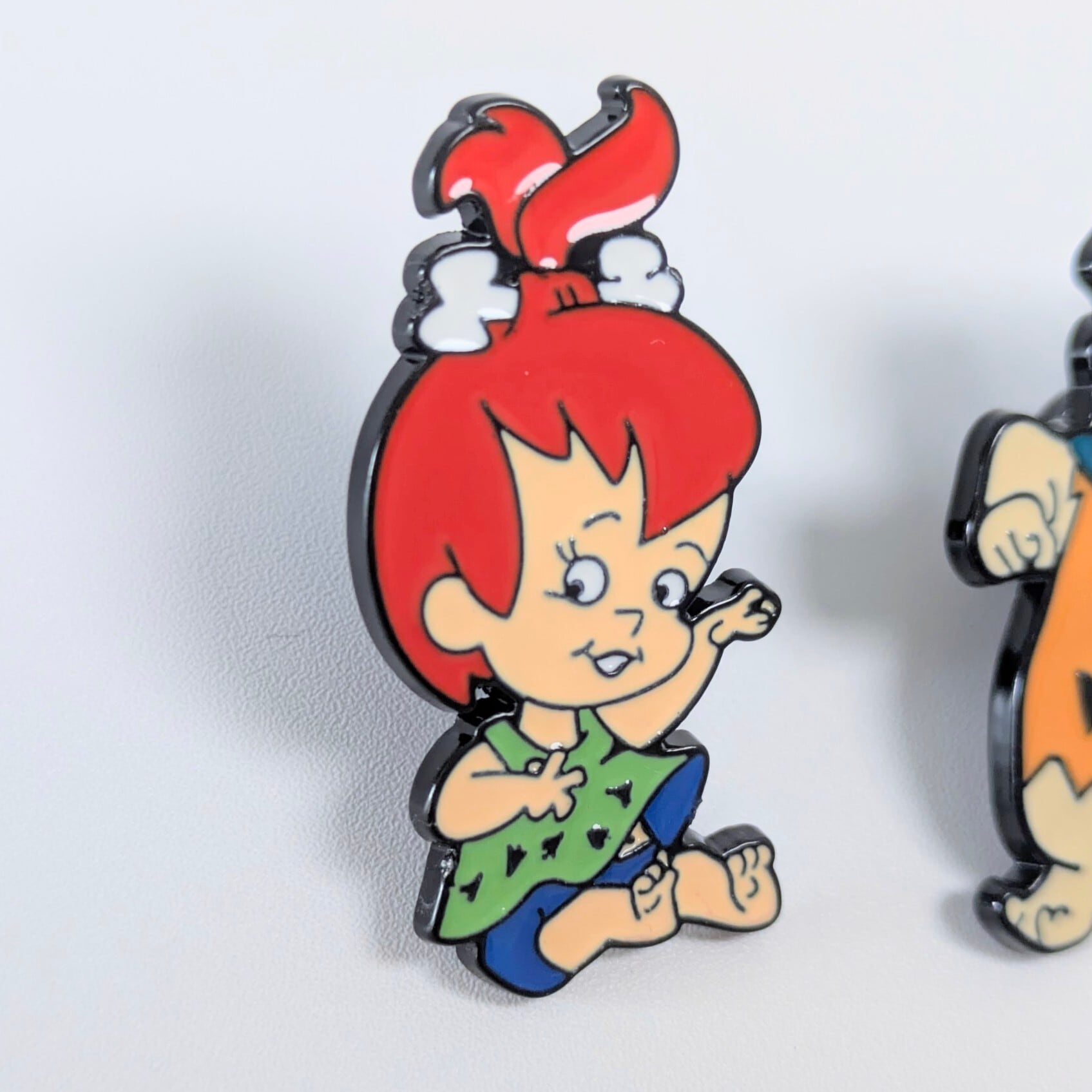 ♧送料無料！ ☆ピンズ PINS☆ピンバッジ 【 原始家族フリントストーン