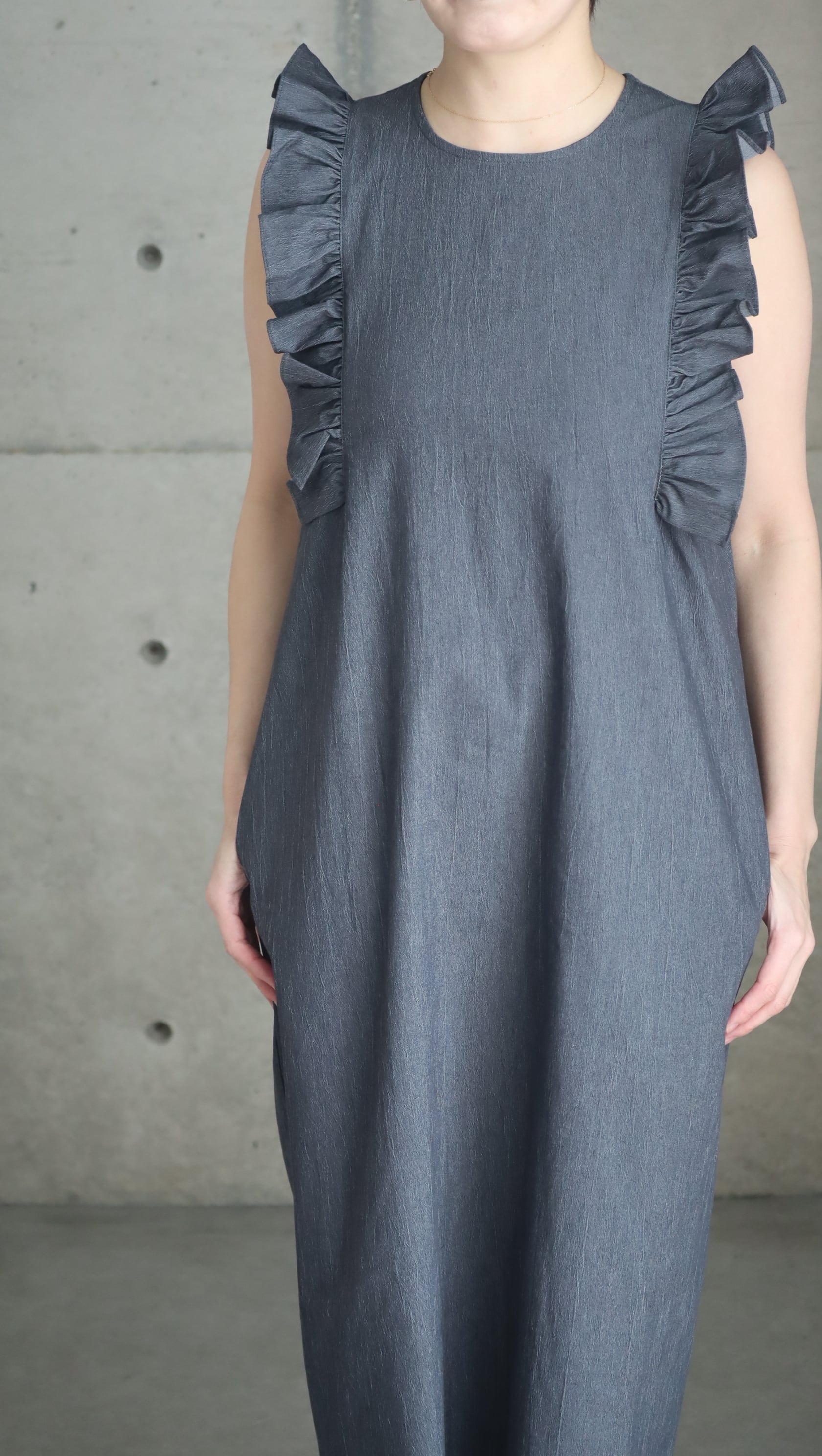即納 frill dress (black)