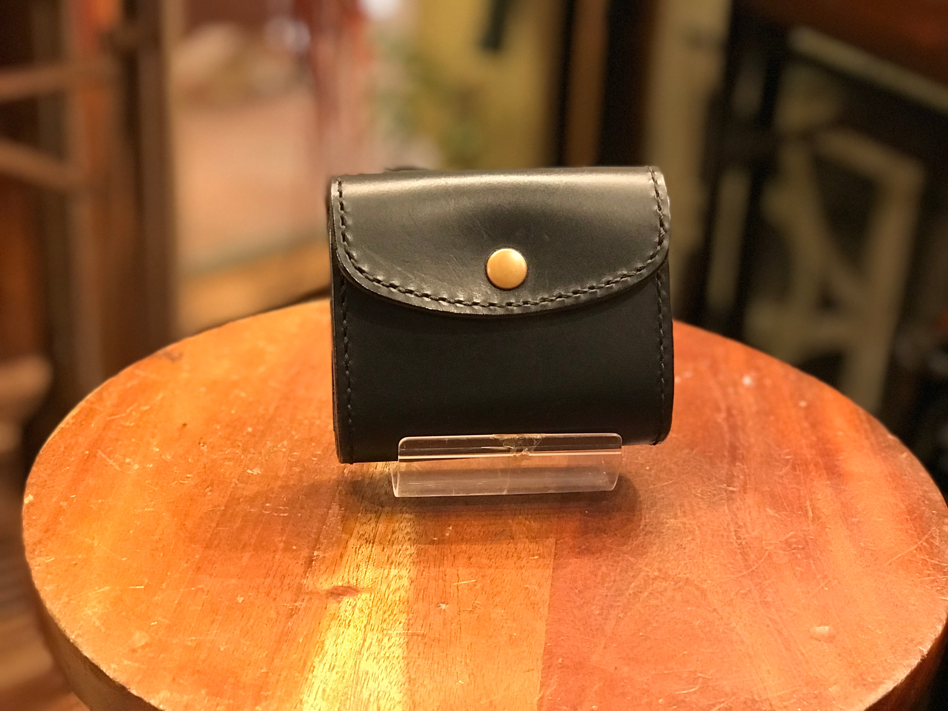 ベロ付き三つ折り財布