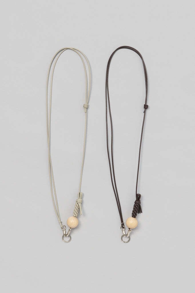 _fot knotシリーズ　スマホストラップ　ウッドボール _Fot - Knot ball_strap ：Greige｜ウッドボール／レザー／オブジェ