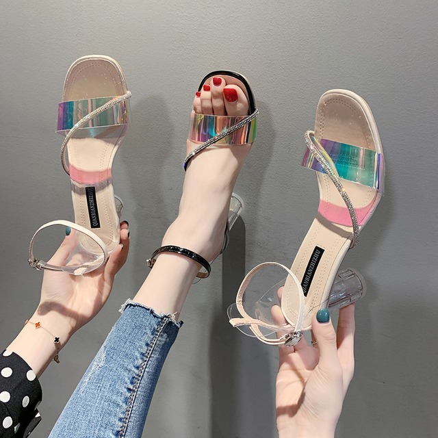 2020年春に新しいファッション野生の透明なハイヒールの女性の厚いラインストーンの単語のバックルのローマのサンダルの潮 部族の婦人靴4111442