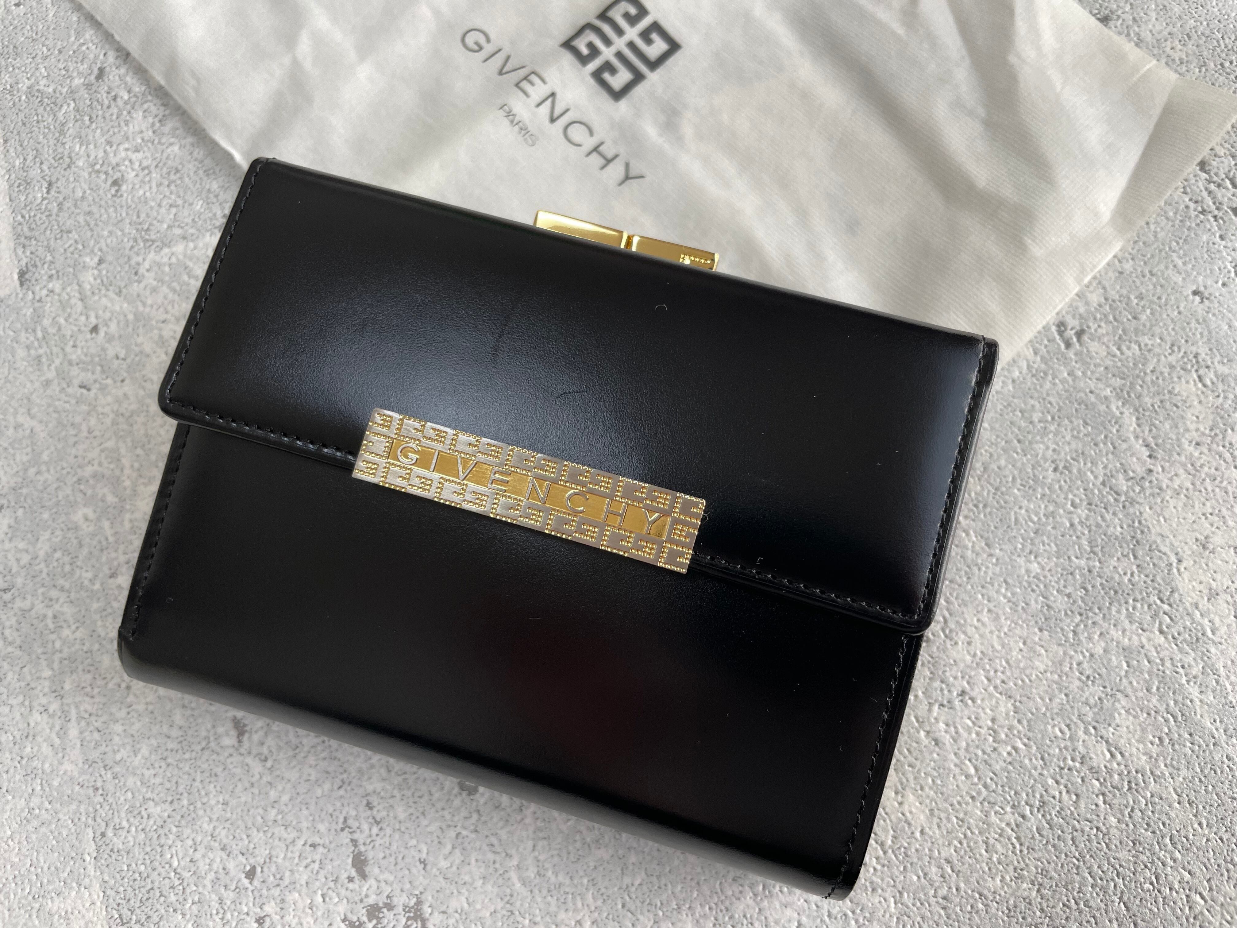 GIVENCHY アナグラムポイント がま口財布 ブラウン×ブラックライン  