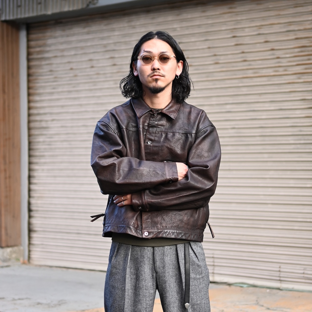 CCUの新作「TRUCKER JACKET」フェイデッドブラウンコーディネート