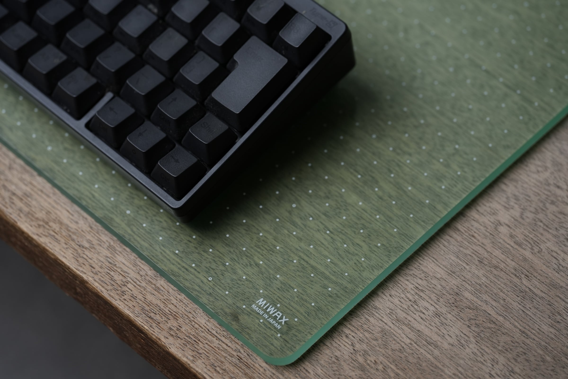 BOTTLE-GREEN MAT A3 | docketstore