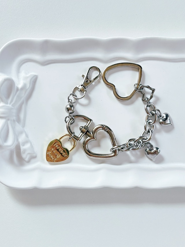 gold heart bracelet