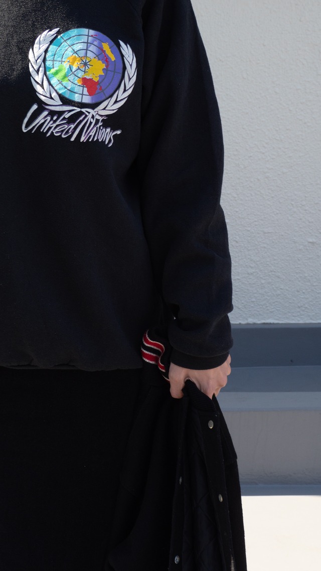 "UNITED NATIONS" '90s vintage Crew neck sweat