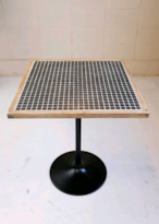 Less タイル　カフェテーブル　サイズ750×750×高さ720