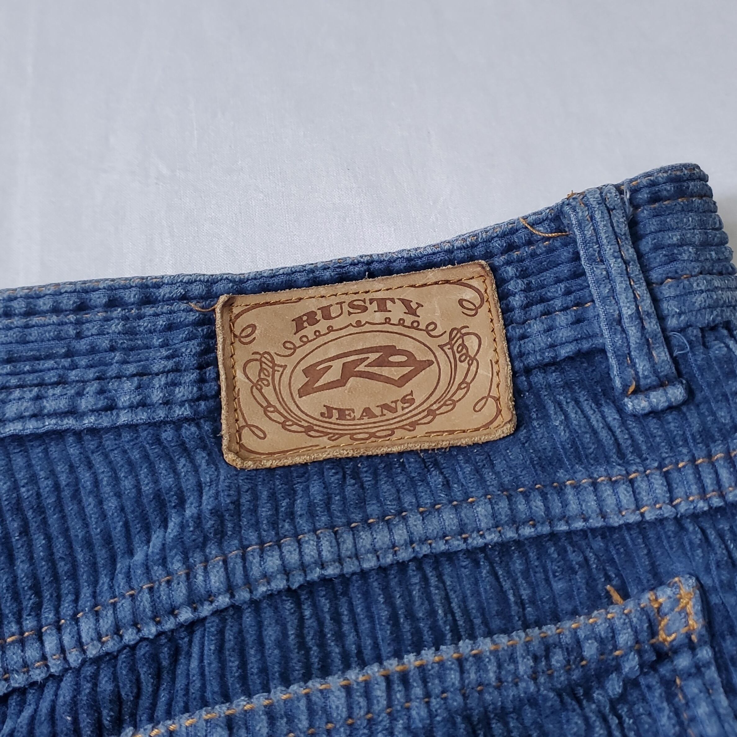 90s RUSTY WIDE-WALE CORDUROY SHORTS | hotcake used clothing
