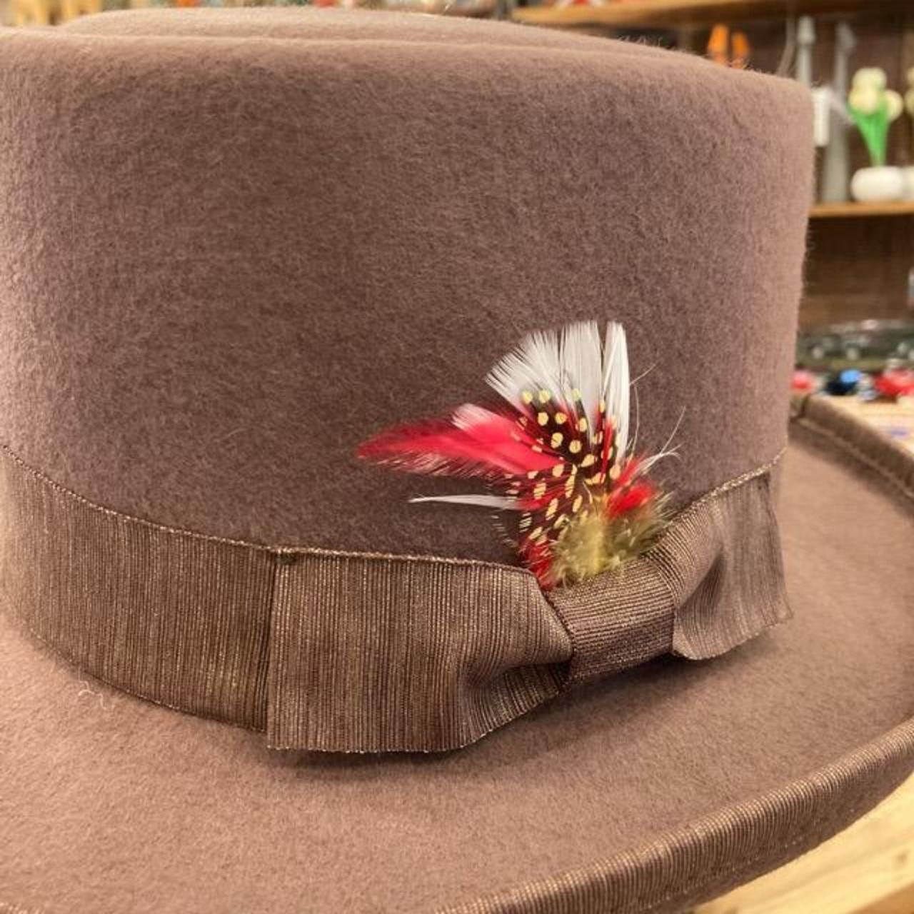 TOPANGA Accessory　羽根付ポークパイハット　ブラウン