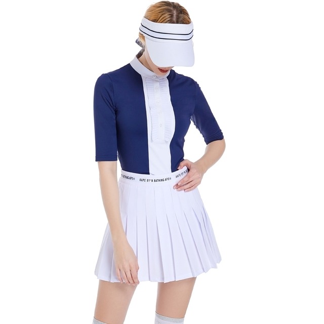 ホワイト　プリーツスカート　ミニ丈