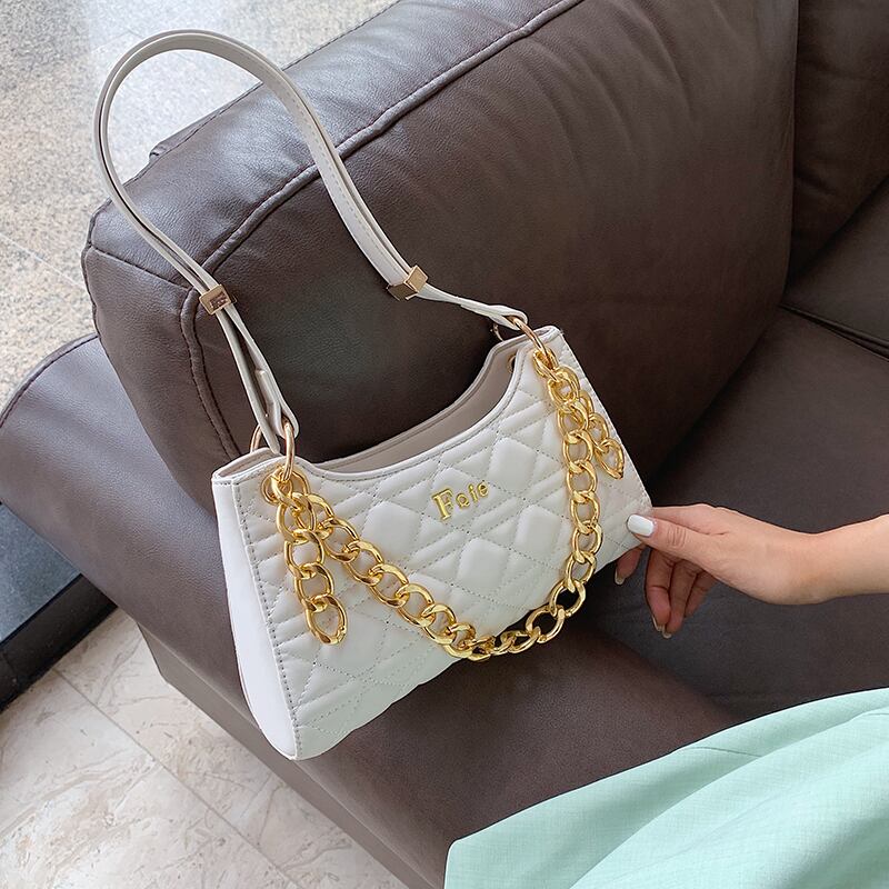 スモールバッグレディースバッグ2020人気の新しい新しいトレンディなワイルドダイヤモンドチェーンショルダーバッグサマーネット赤脇バッグ Tiancai_Wing_Bag6601398