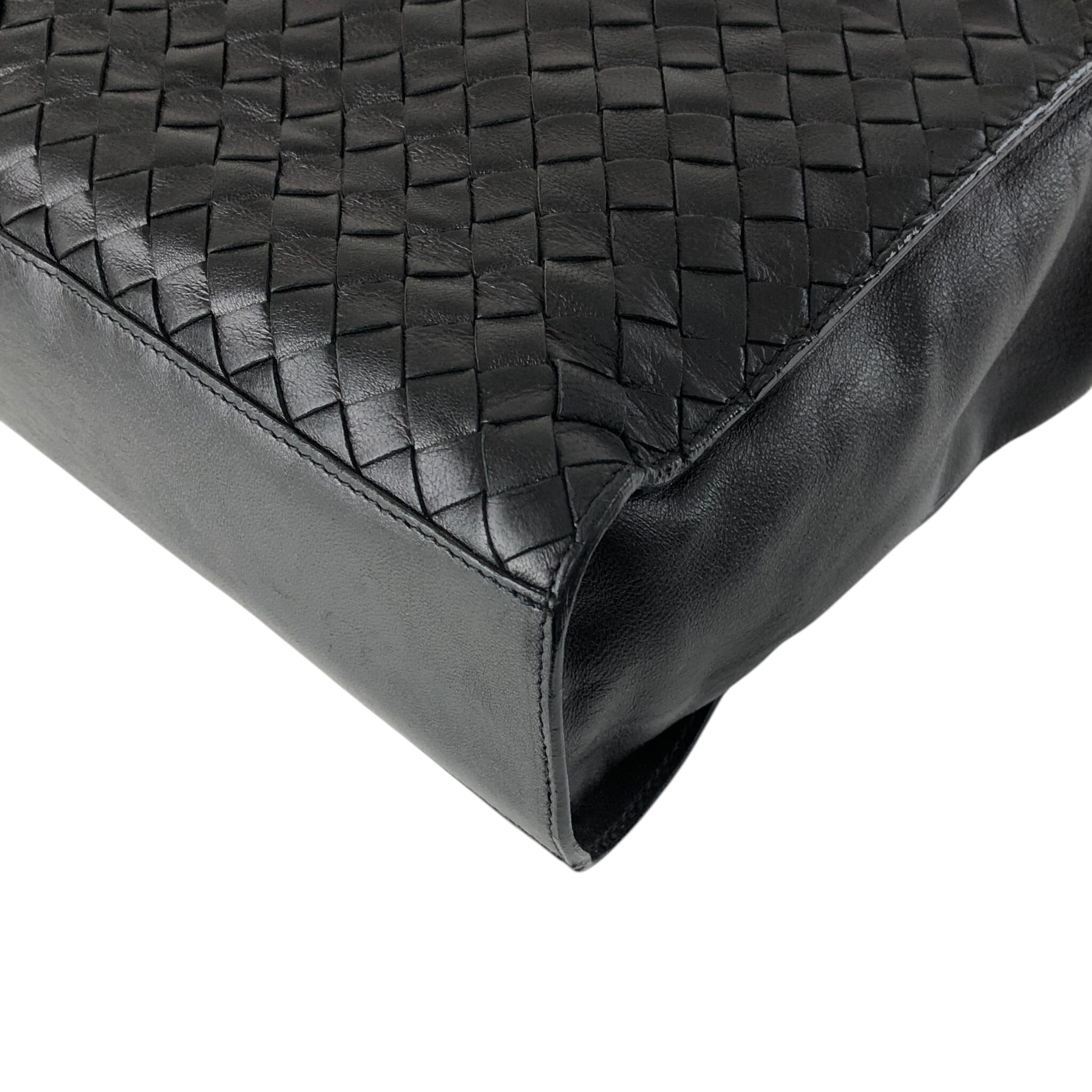 Bottega Veneta ボッテガ・ヴェネタ ハンドバッグ ブラック イントレ