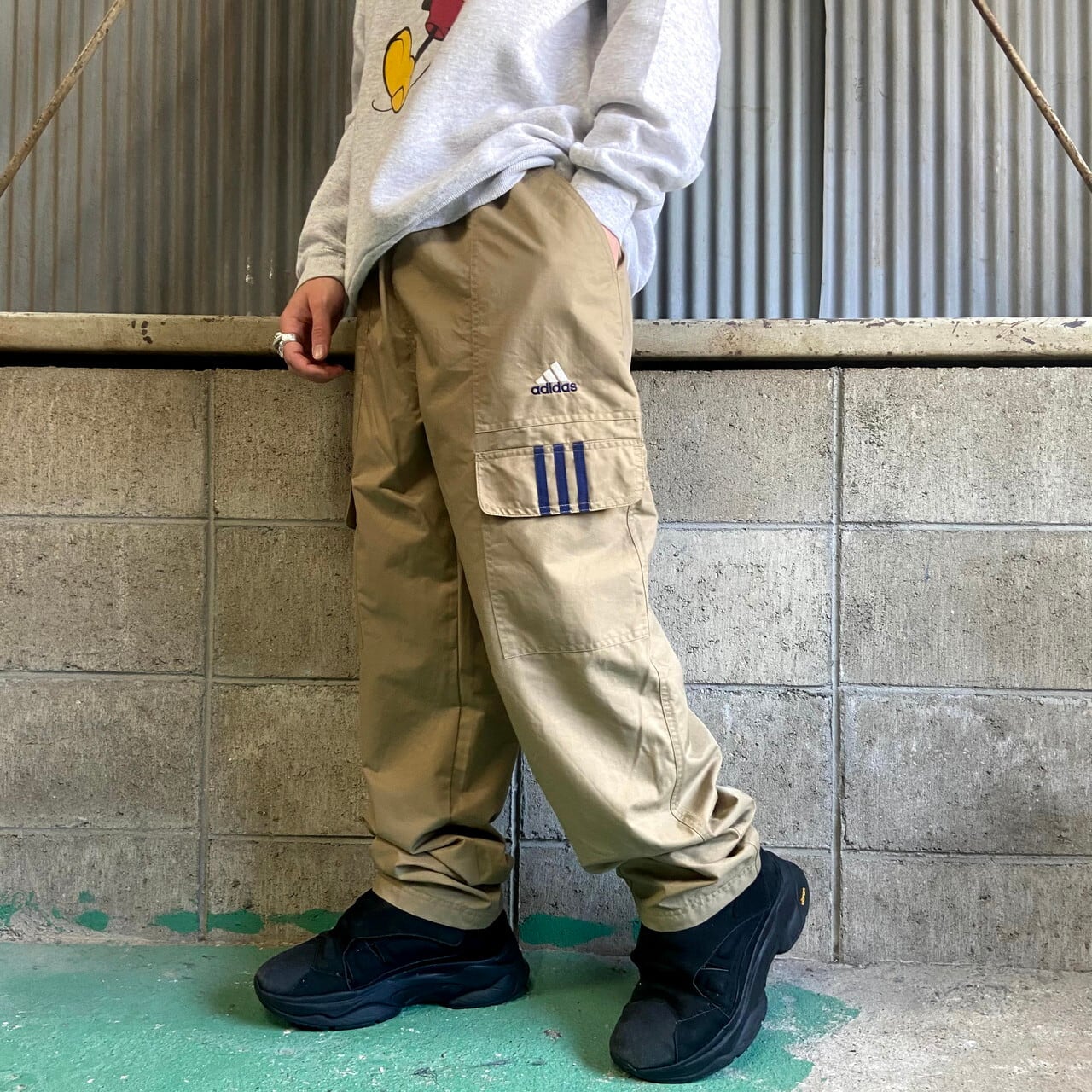 90年代 Adidas アディダス カーゴポケット ナイロンパンツ メンズm 古着 90s ビンテージ ヴィンテージ ベージュ ロングパンツ Al Cave 古着屋 公式 古着通販サイト