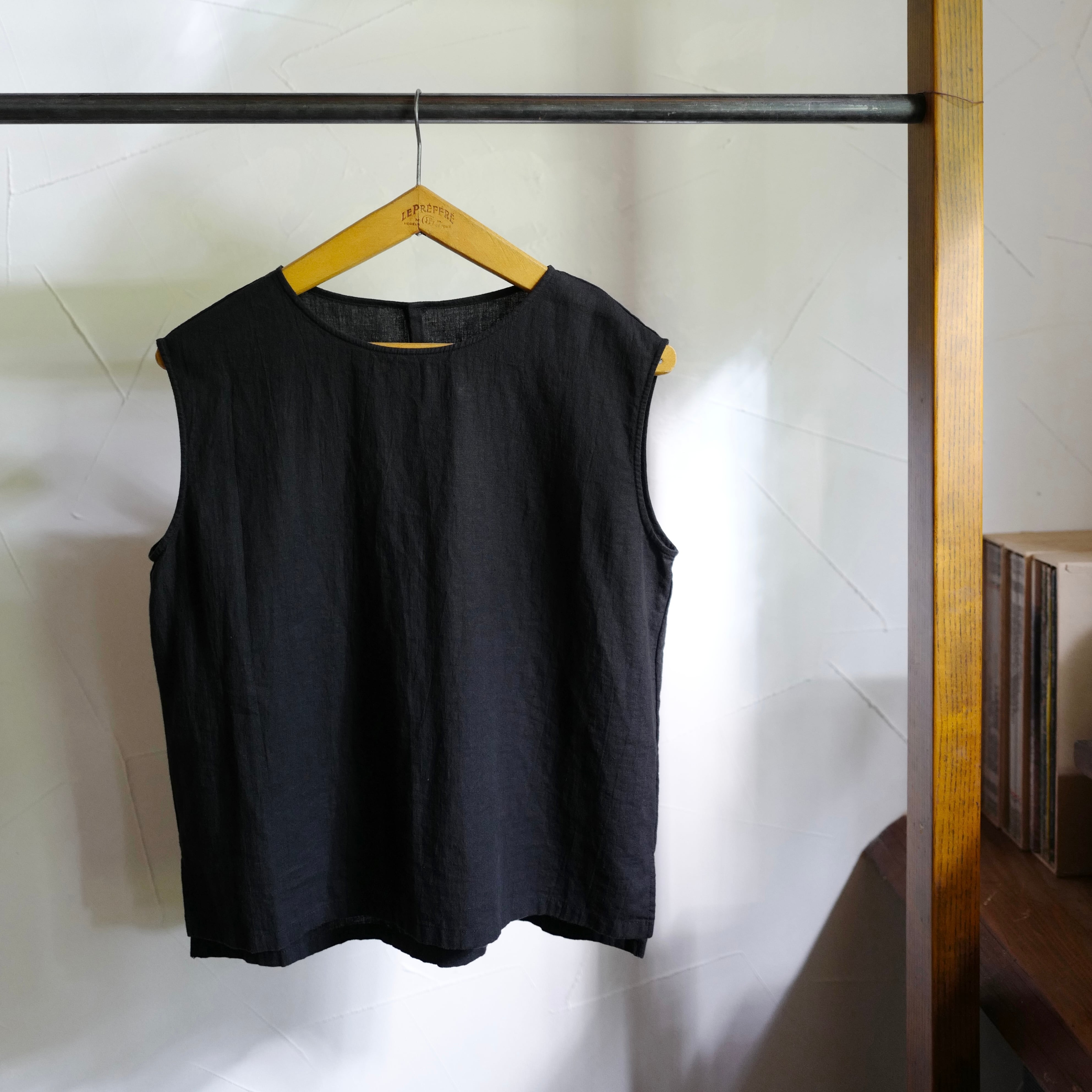 evam eva |water linen sleeveless (white, black)