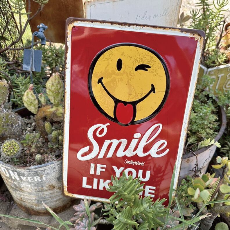 アンティーク エンボス サインプレート スマイル SMILE / インテリア