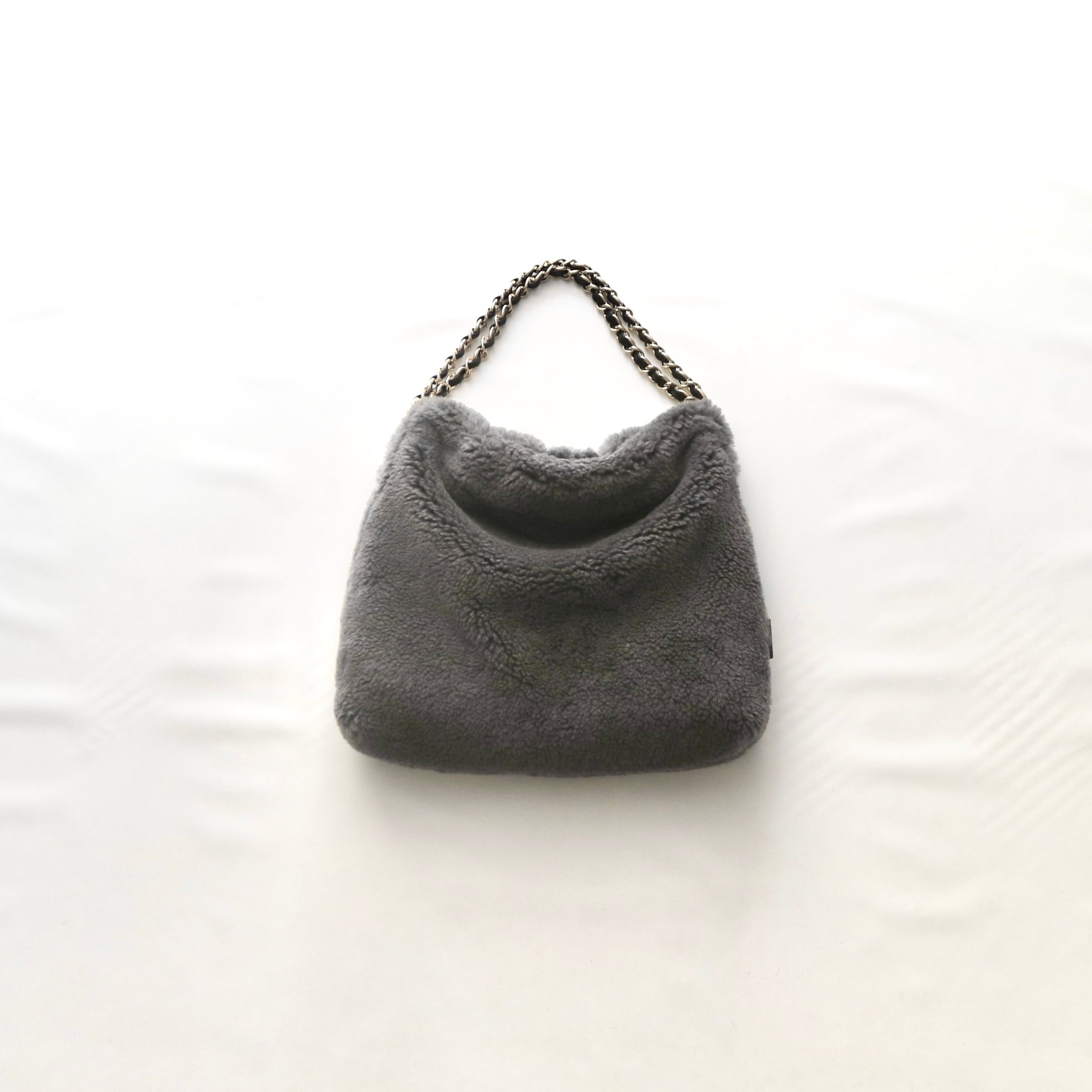 VIOLAd'ORO ヴィオラドーロ】-ELMO- ECO MOUTON FUR CHAIN HANDLE BAG