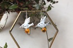 鳥と琥珀のピアス