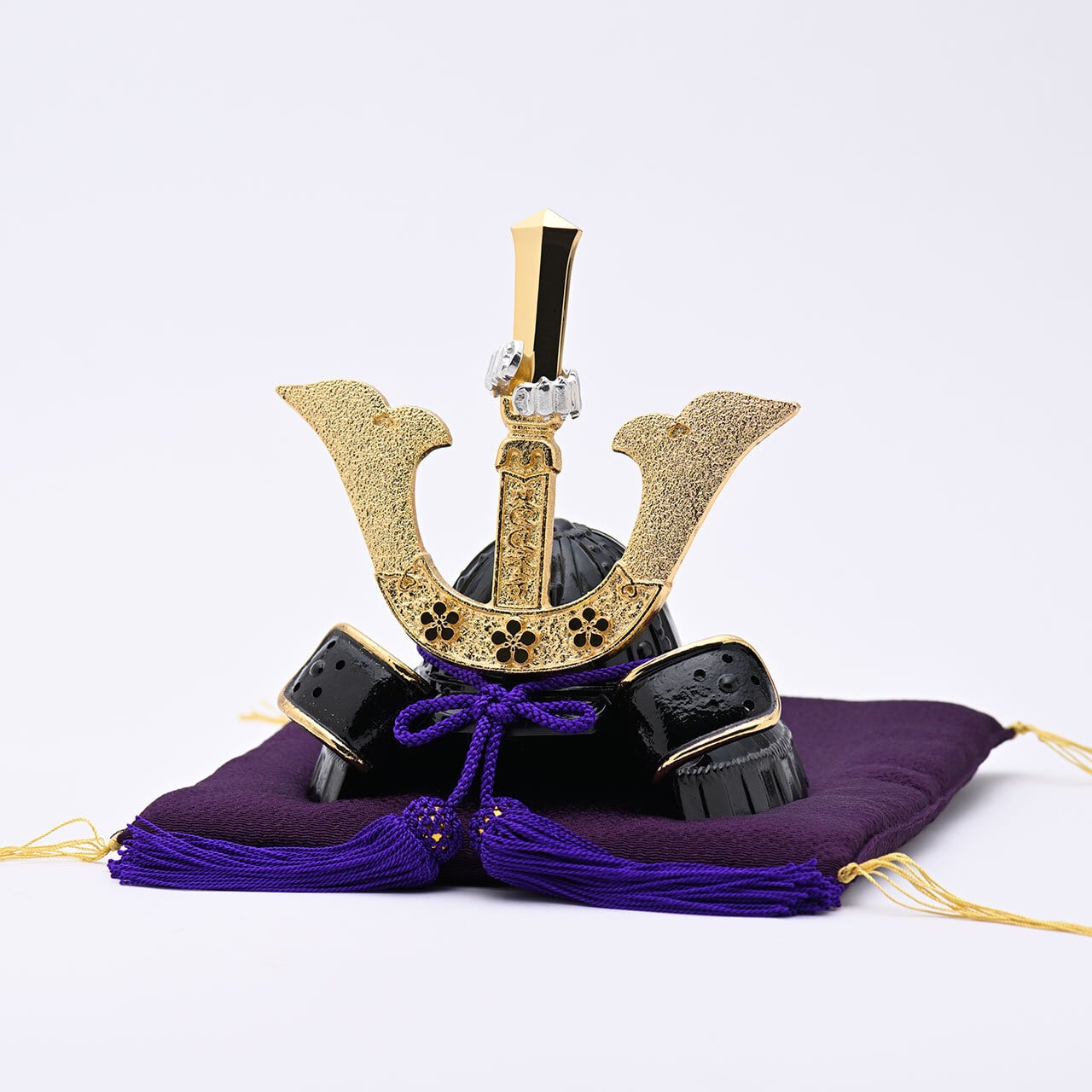 前田利長公をモチーフにした兜》戦国武将兜 前田利長公｜銀雅堂 | 生活