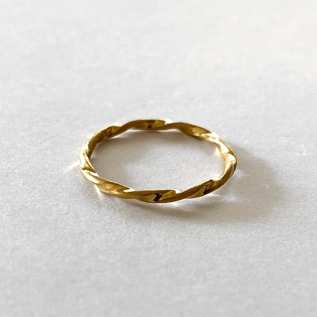 ‘spiral’ ring